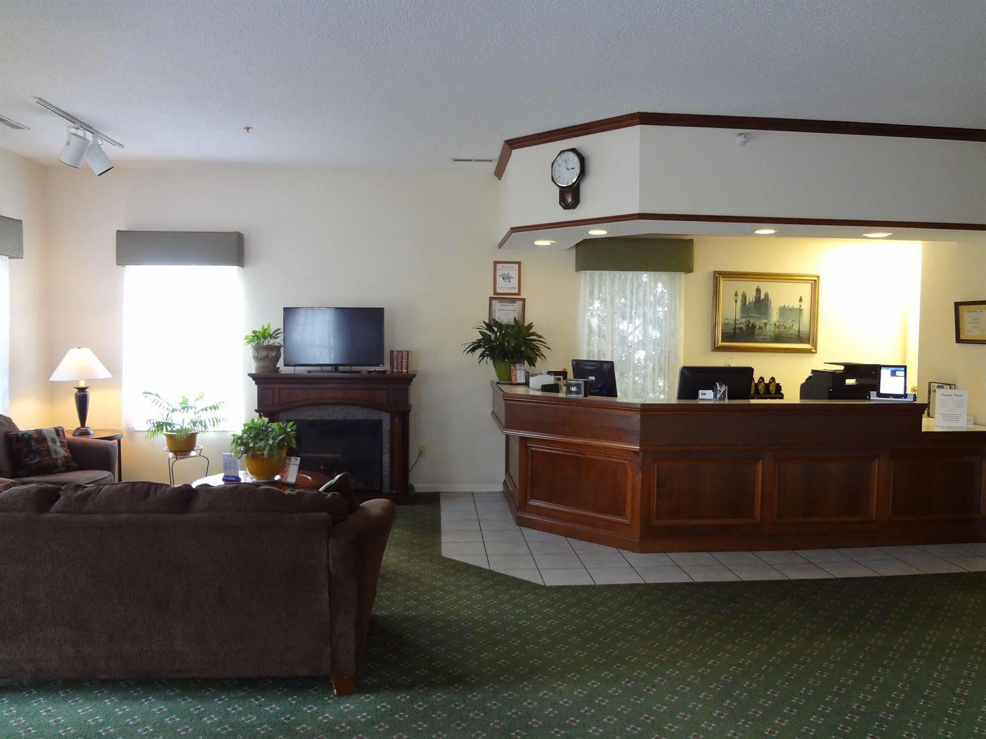 Voyager Inn St. Ignace Exterior foto